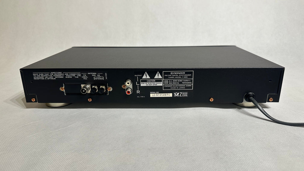 Pioneer F-229 FM/AM Digital Synthesizer Tuner | Sehr guter Zustand