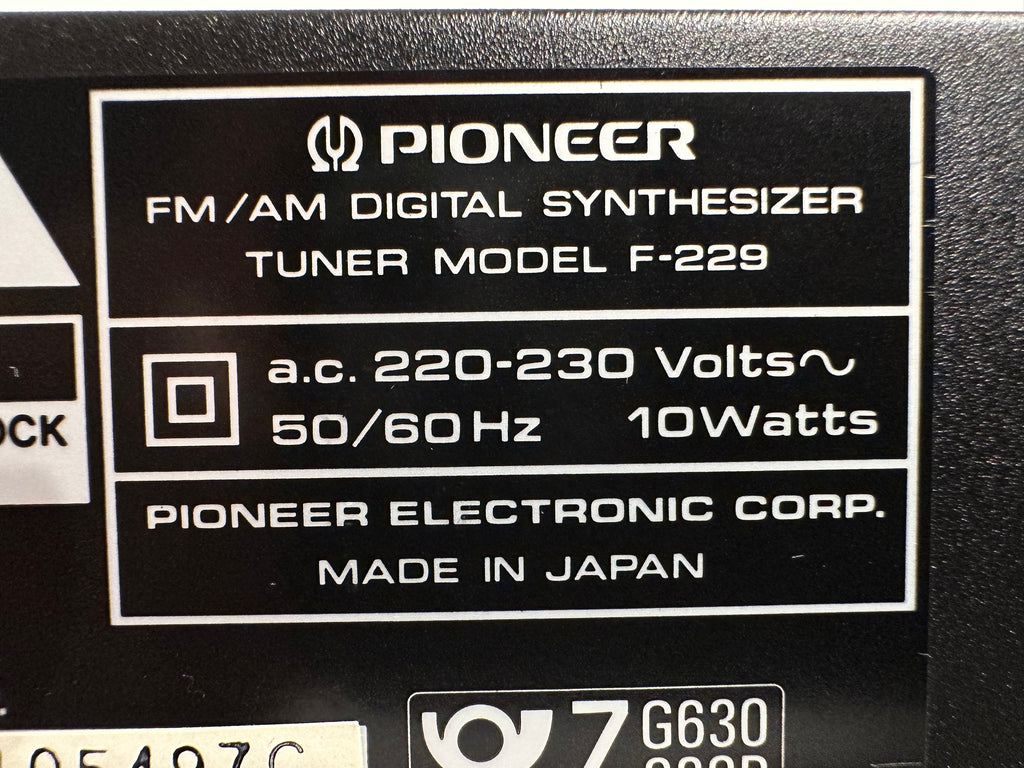 Pioneer F-229 FM/AM Digital Synthesizer Tuner | Sehr guter Zustand